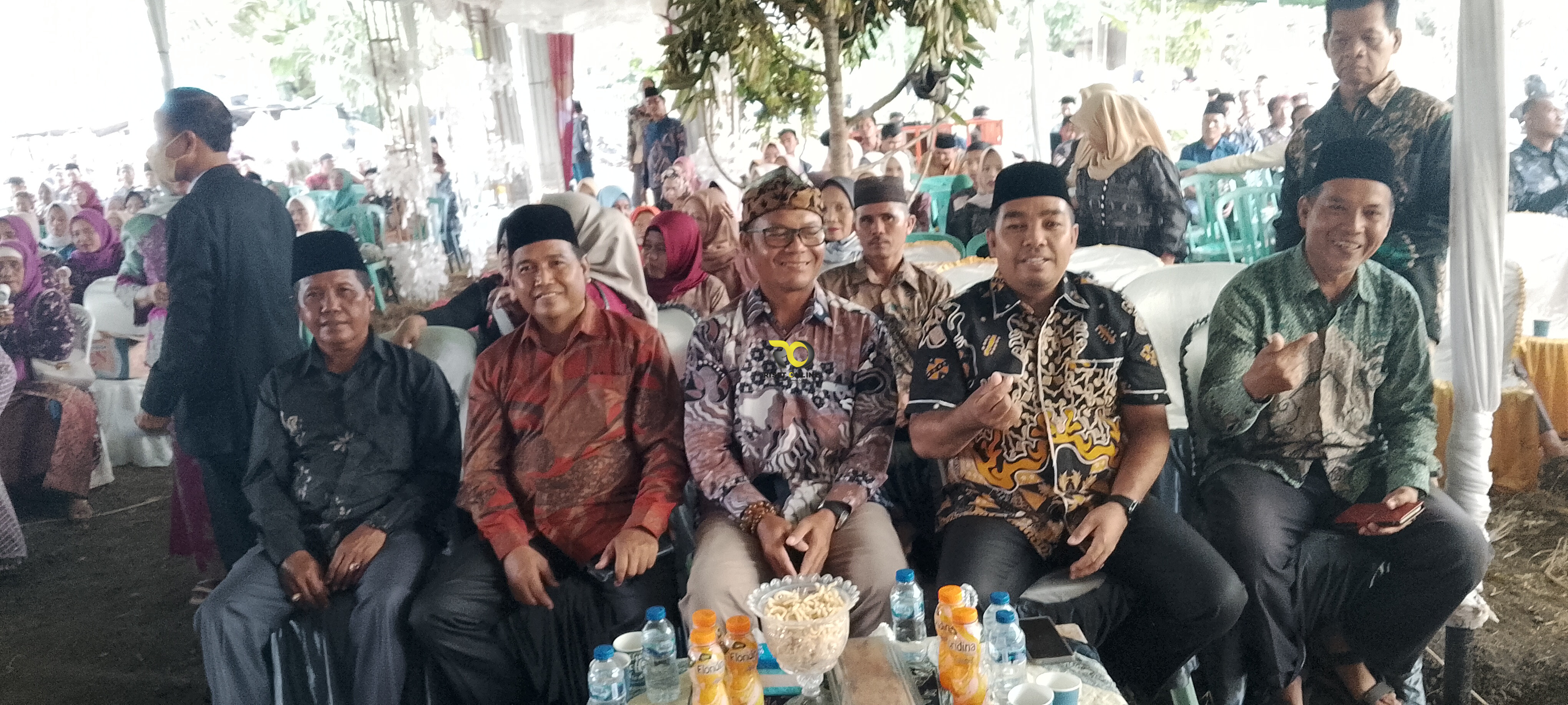 Kepala Desa Rozali Amd Menghadiri Acara Resepsi Pernikahan